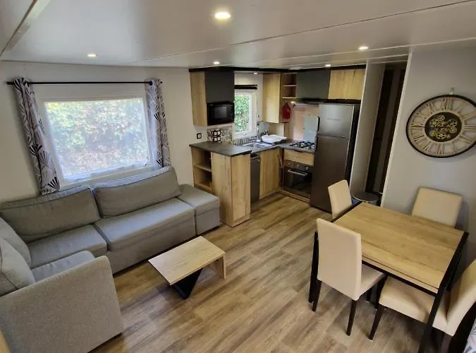 Campingplatz Spacieux Mobil-home 3 Ch *